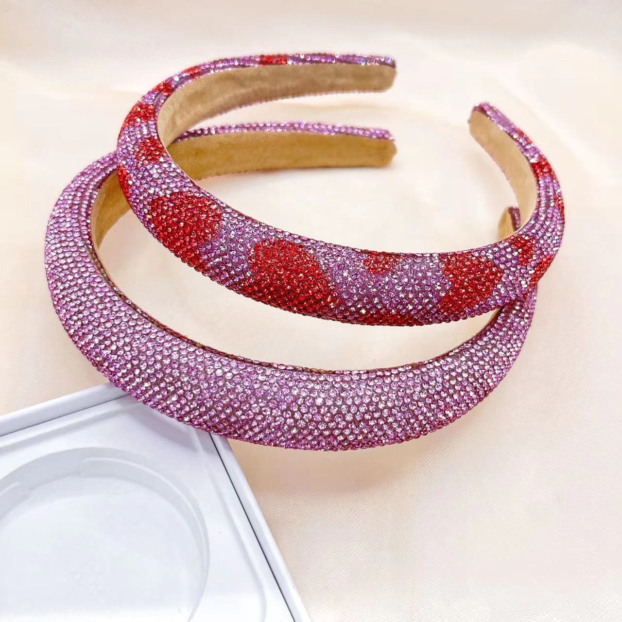 Trendy Heart Pattern Diamond Headband