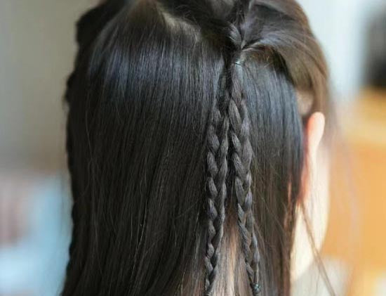 Effortless Elegance: The Princess-Inspired Half Braid Hairstyle-SheFav